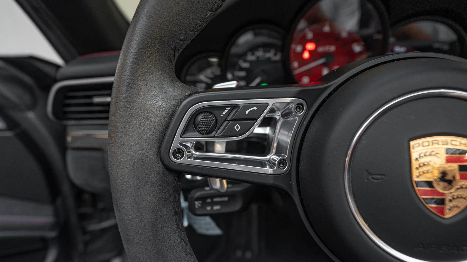 Porsche 911 — photo 13