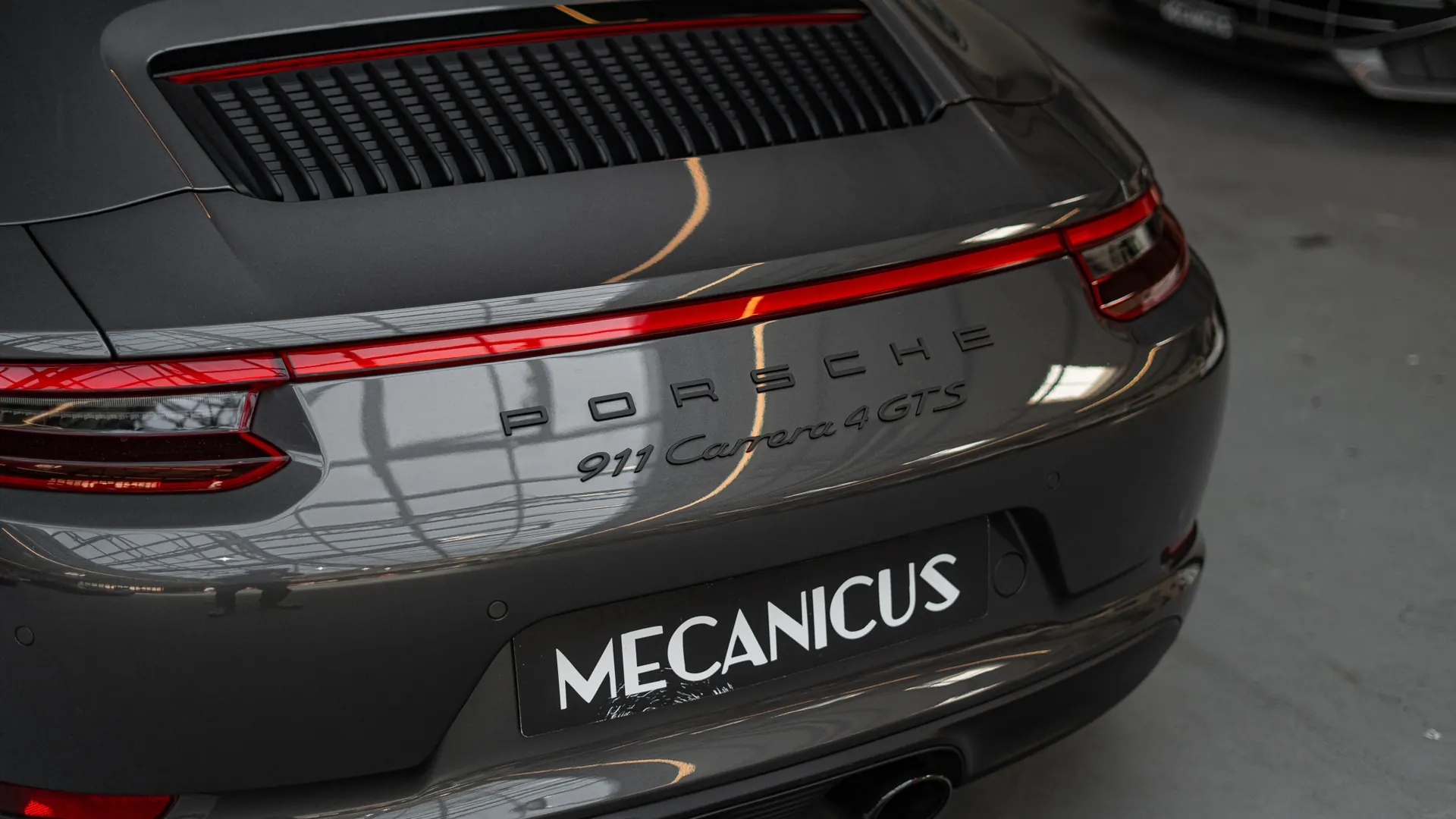 Porsche 911 — photo 41