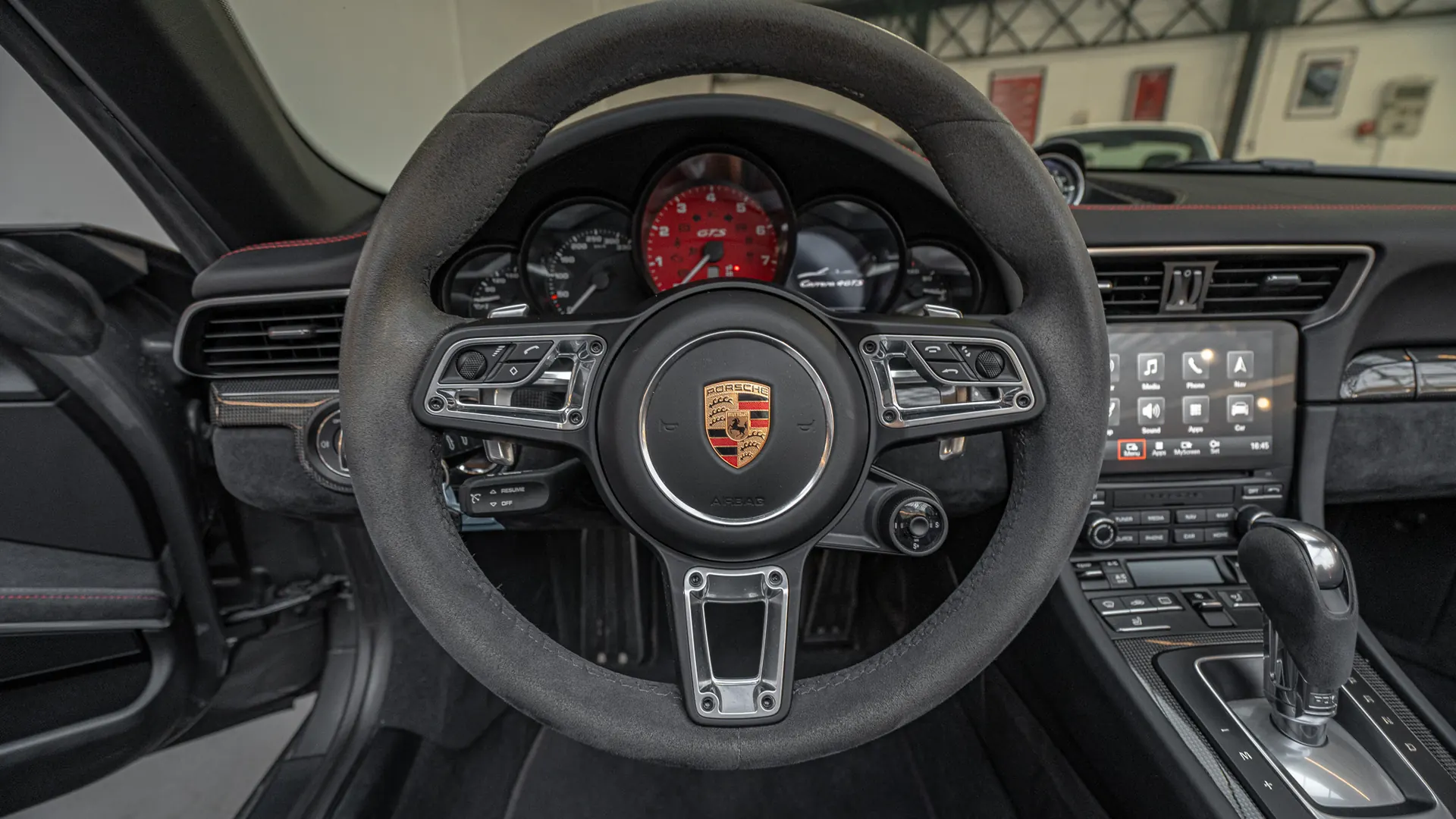 Porsche 911 — photo 12