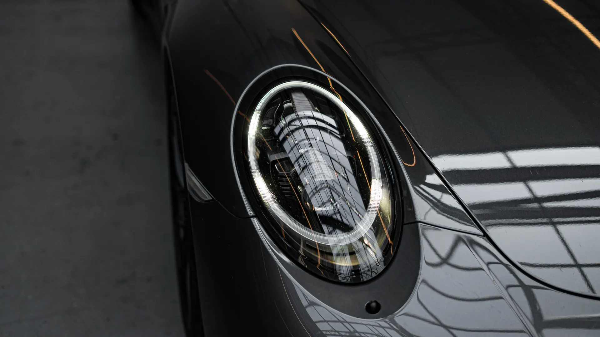 Porsche 911 — photo 34