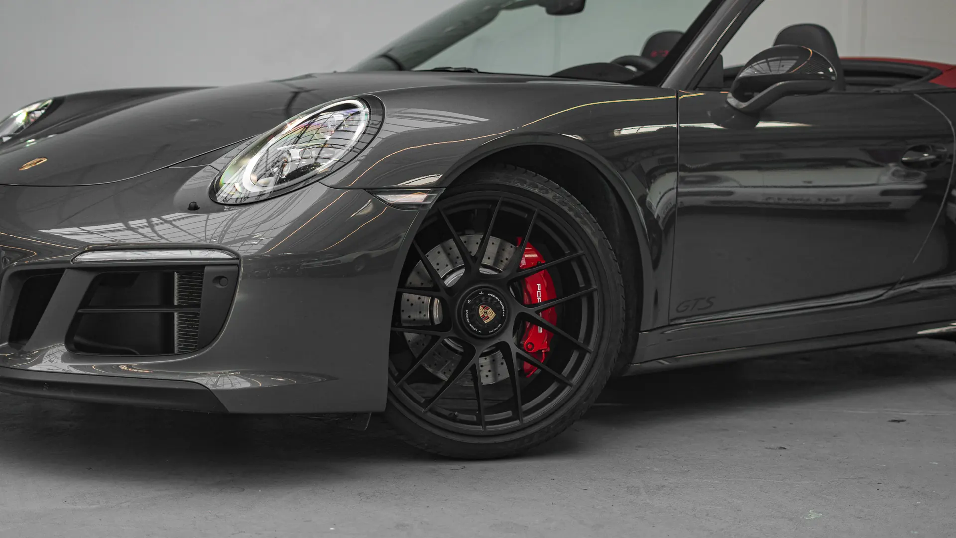 Porsche 911 — photo 37