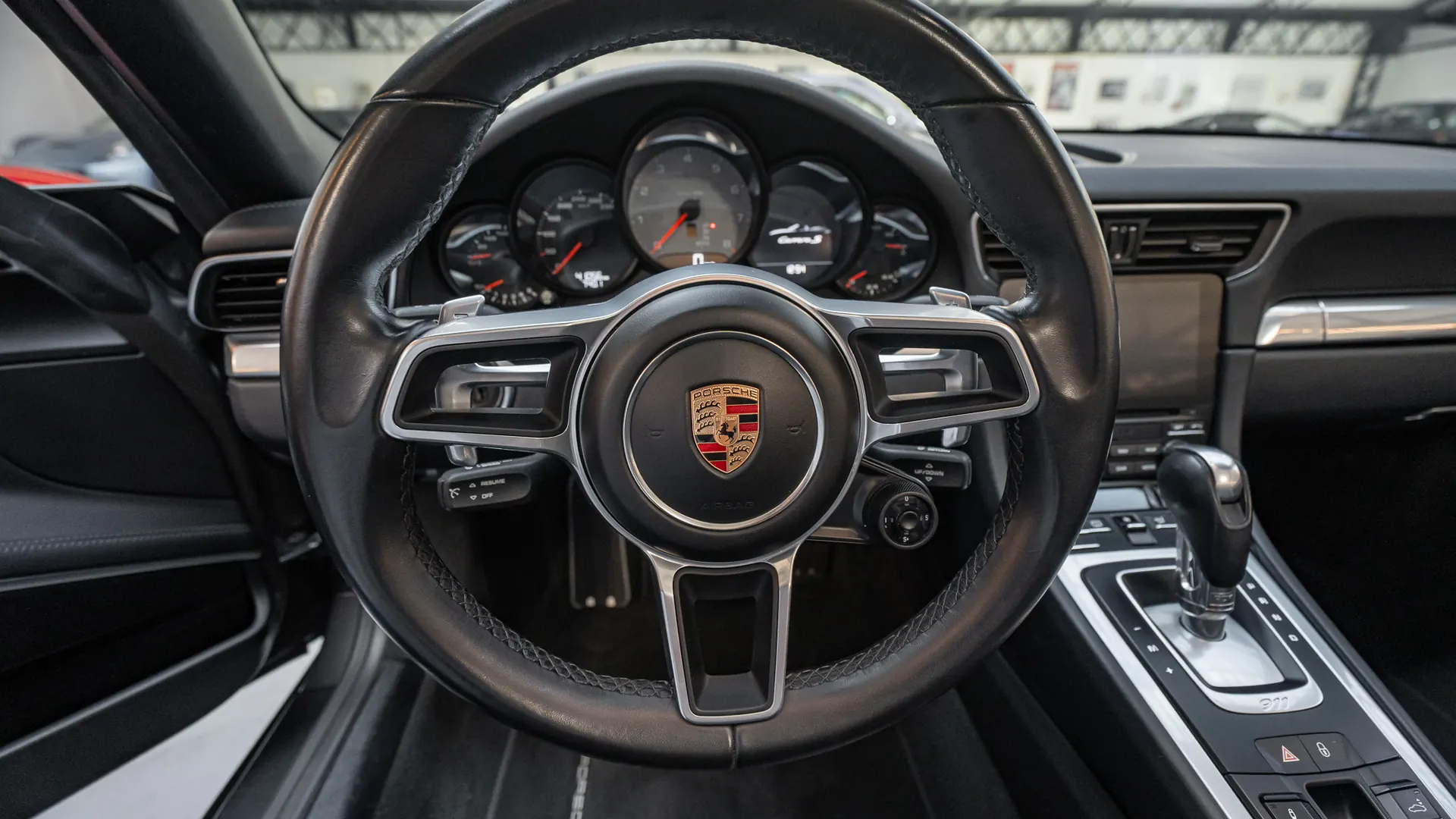 Porsche 911 — photo 12