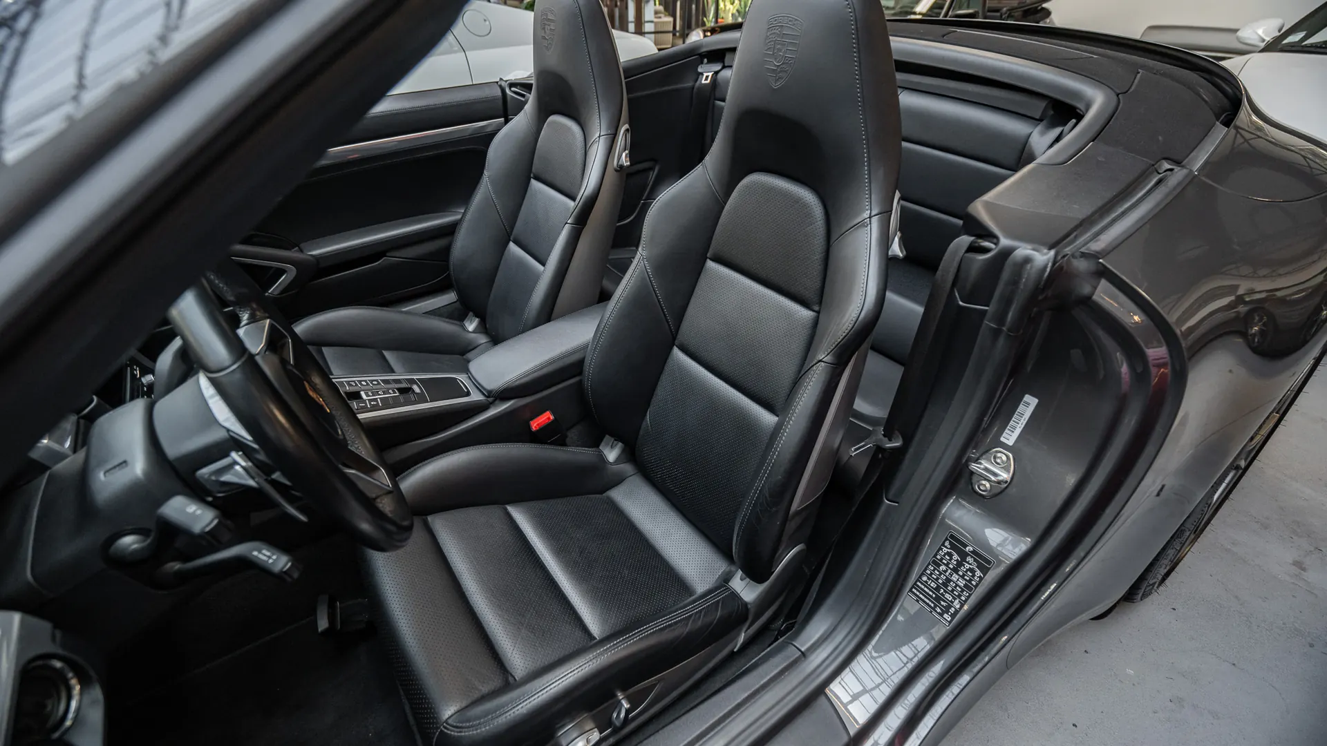 Porsche 911 — photo 11