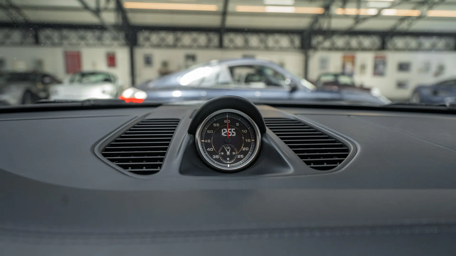 Porsche 911 — photo 15