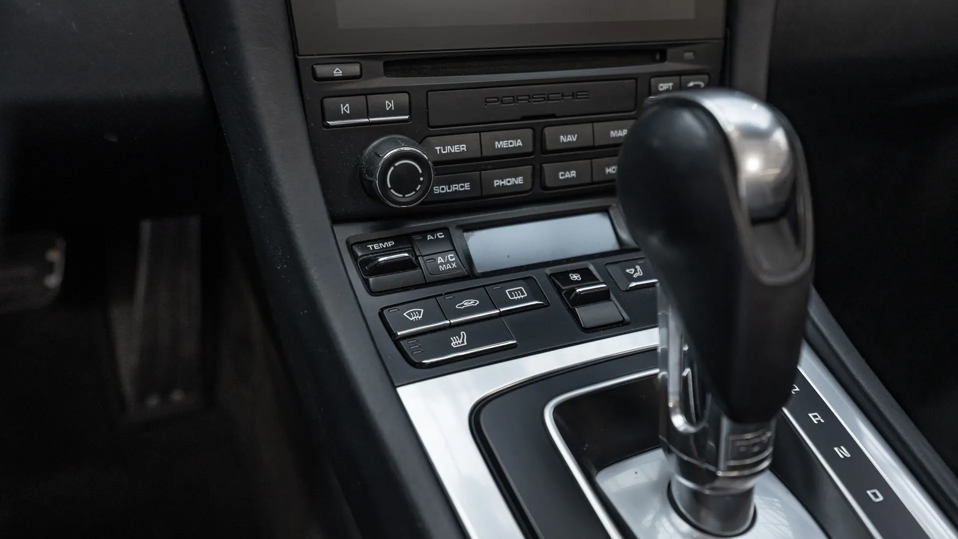 Porsche 911 — photo 17