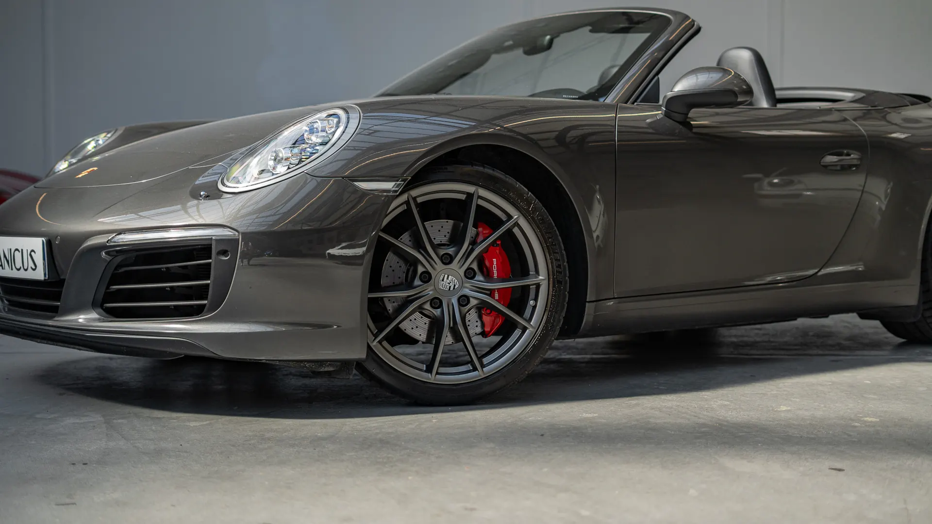 Porsche 911 — photo 29