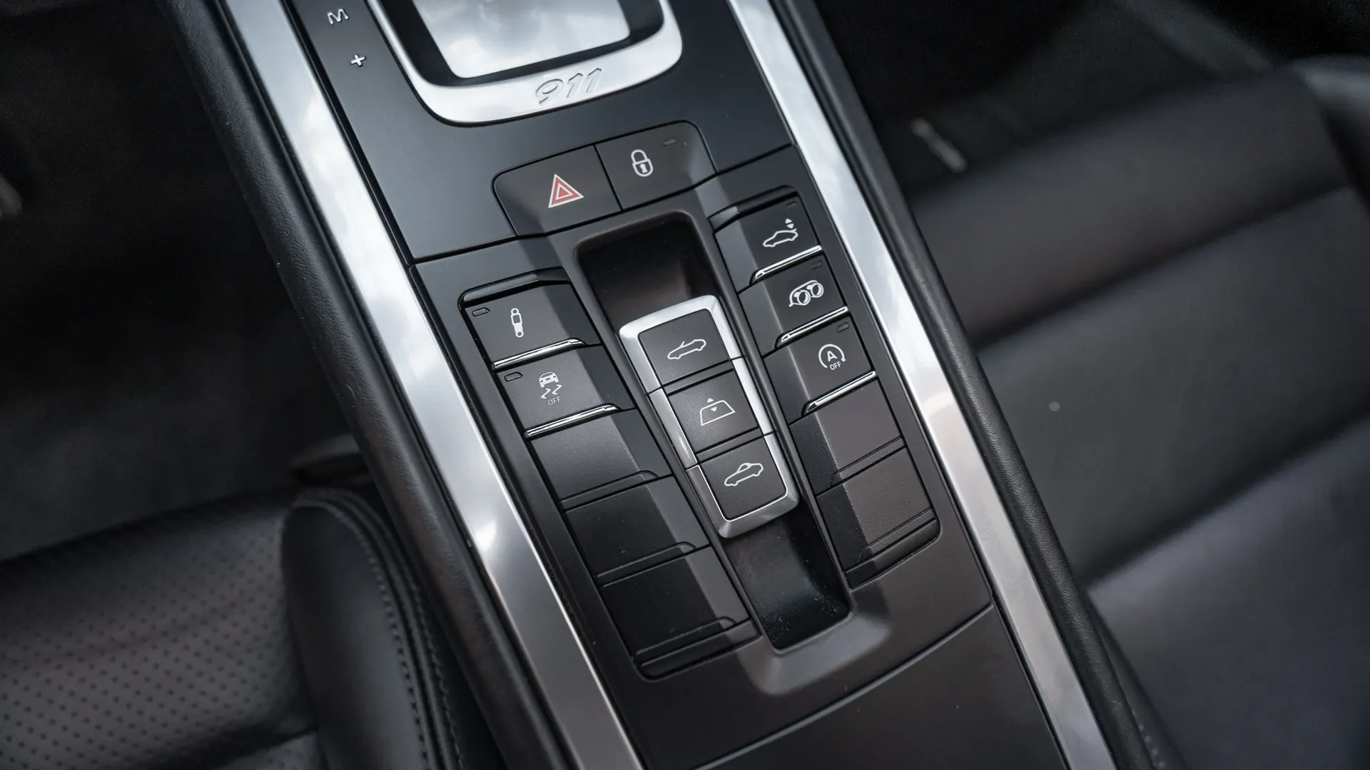 Porsche 911 — photo 18