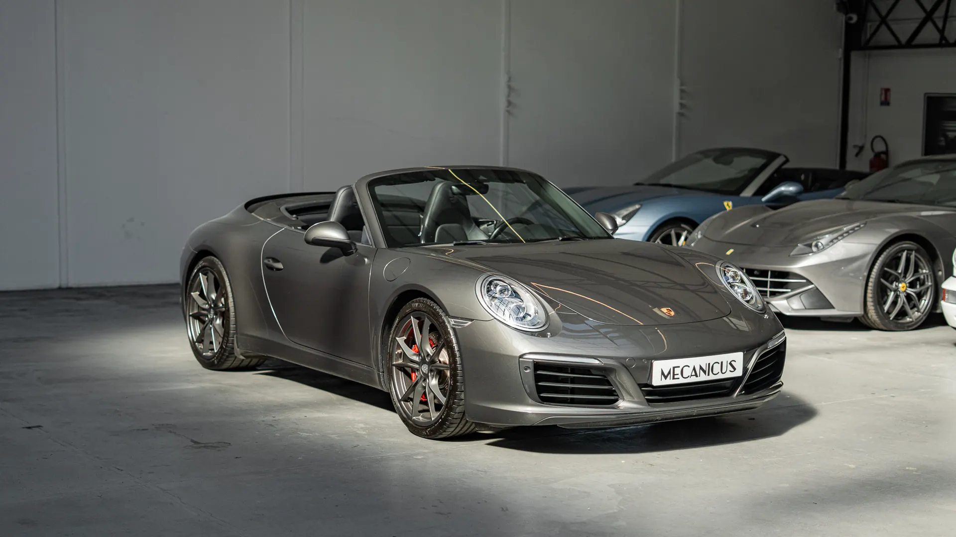 Porsche 911 — photo 26