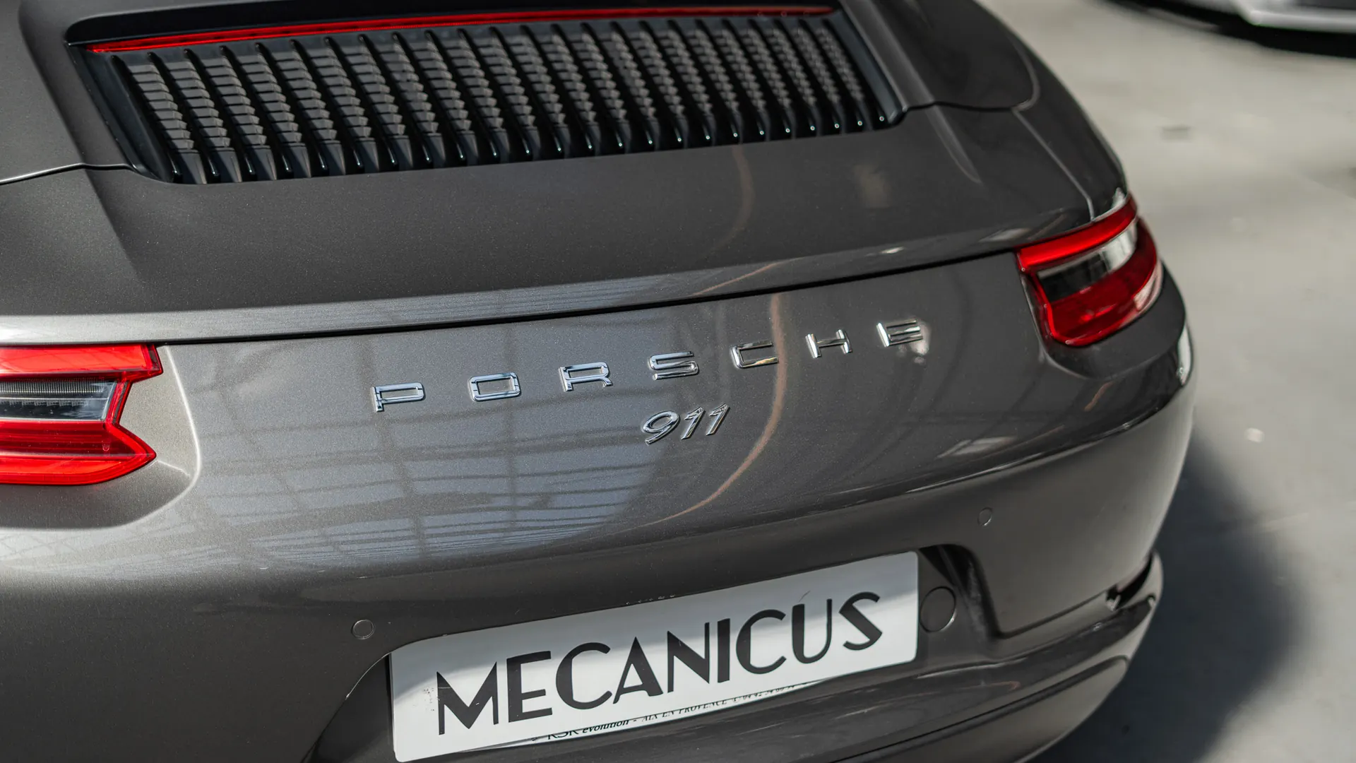 Porsche 911 — photo 30