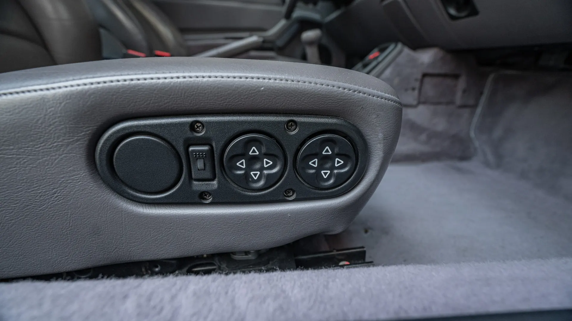 Porsche 911 — photo 22