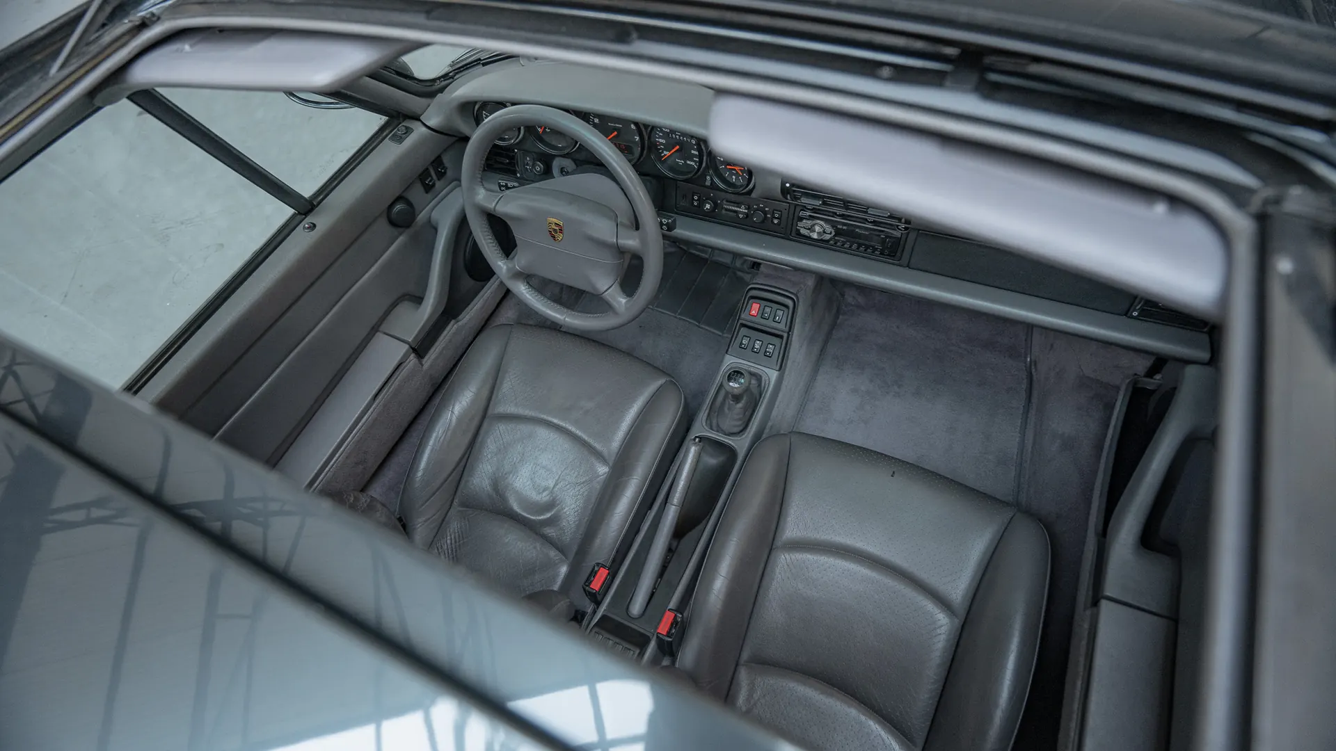Porsche 911 — photo 18