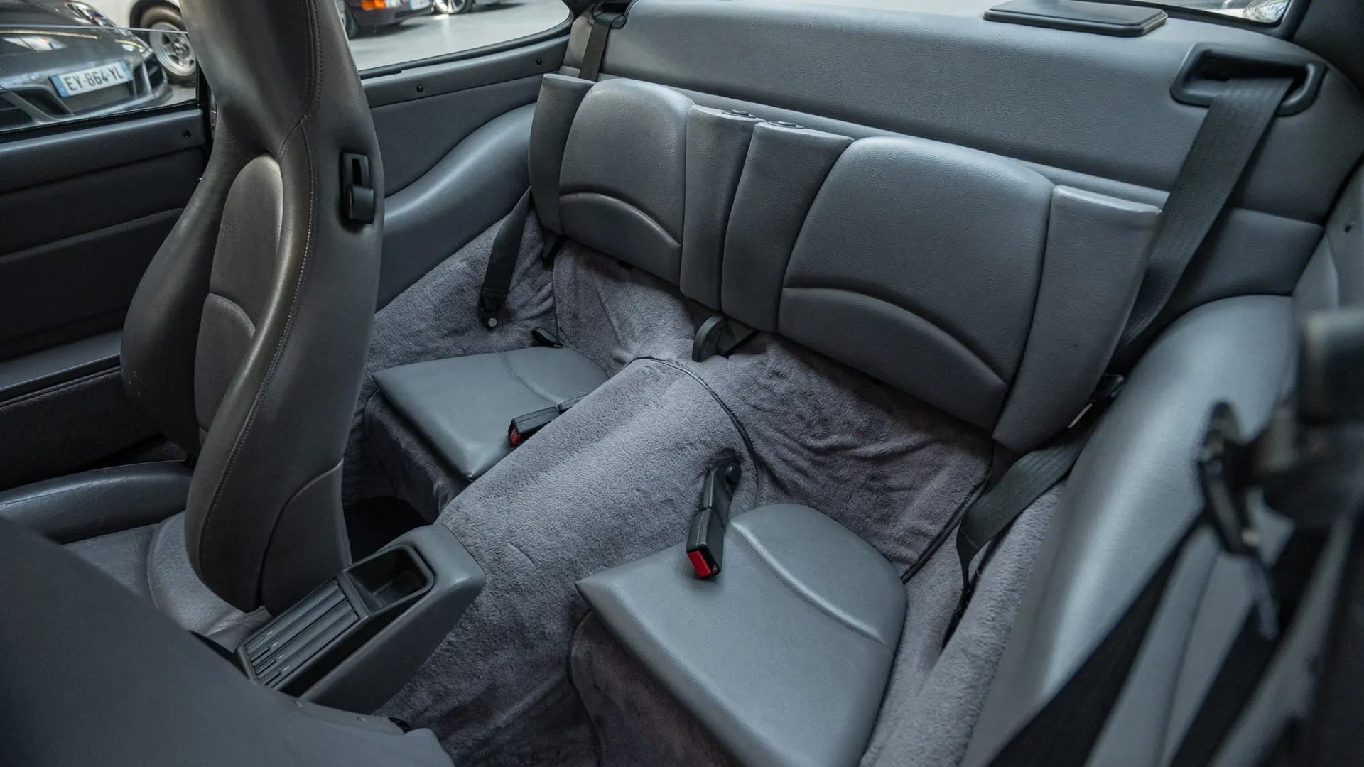 Porsche 911 — photo 17