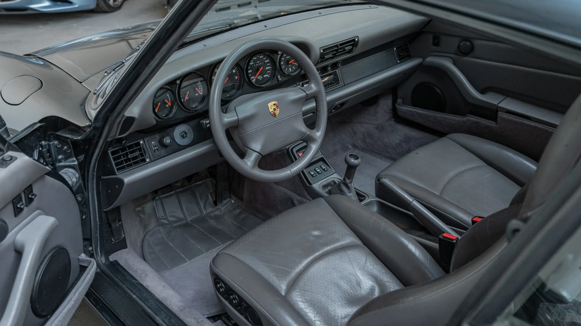 Porsche 911 — photo 8