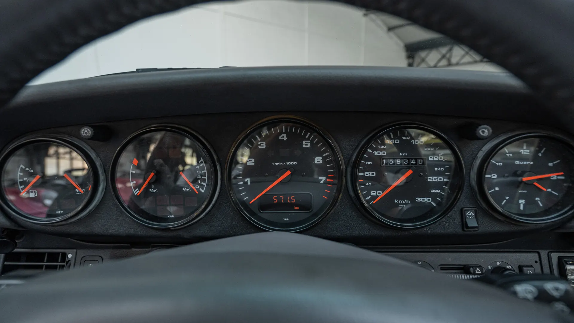 Porsche 911 — photo 12