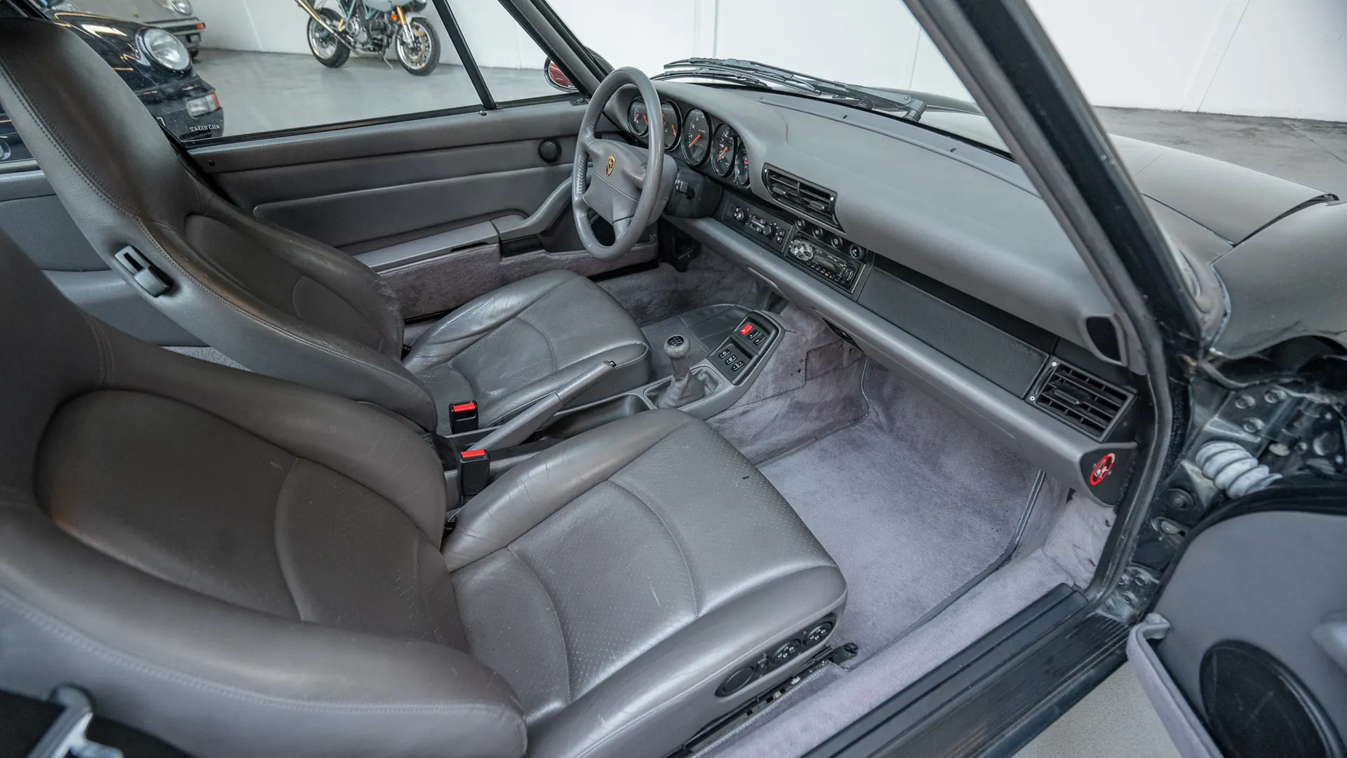 Porsche 911 — photo 20