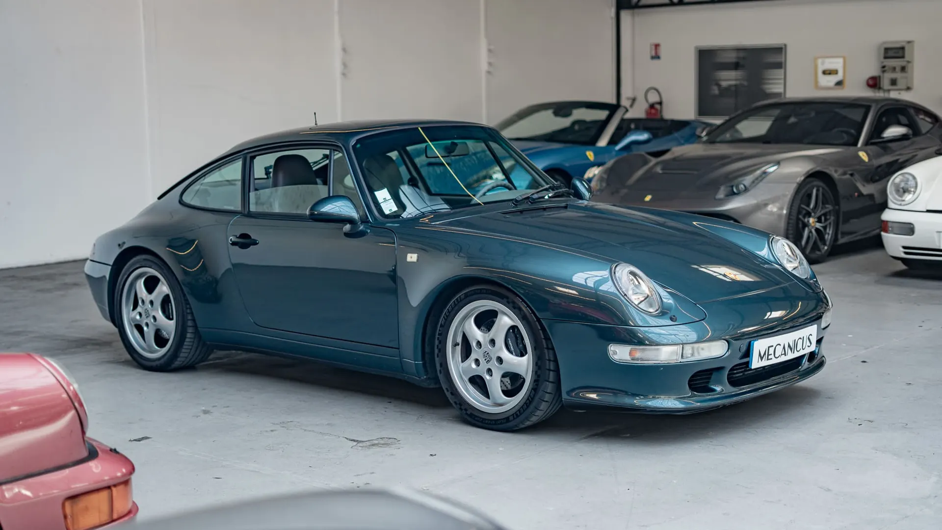 Porsche 911 — photo 26