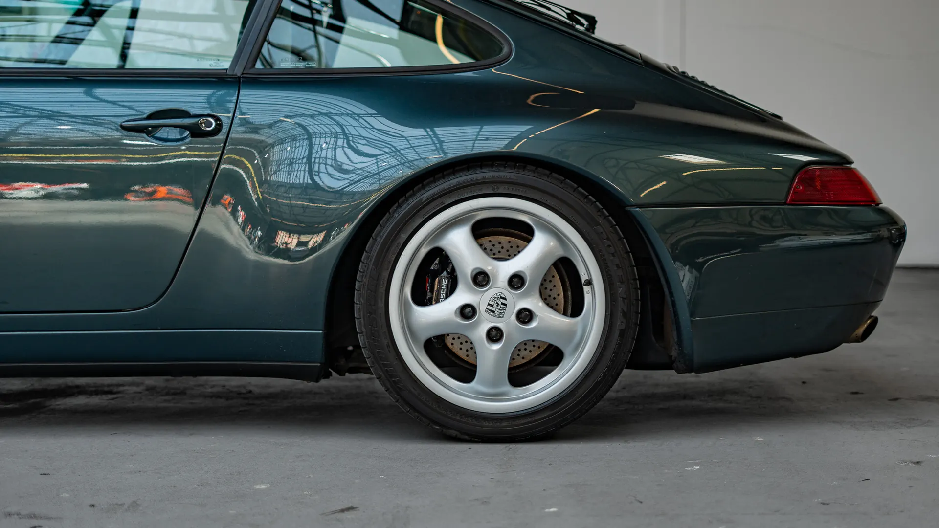 Porsche 911 — photo 7