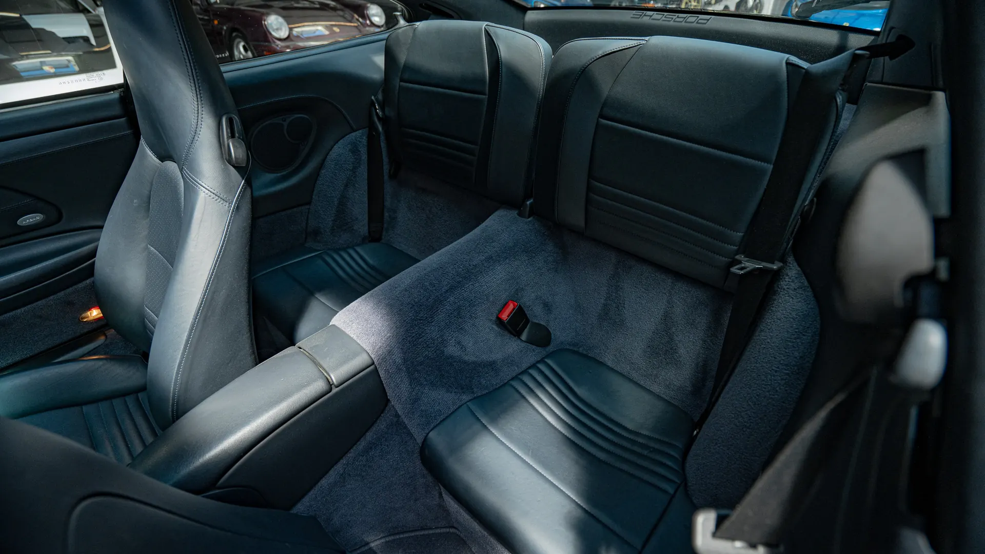 Porsche 911 — photo 15