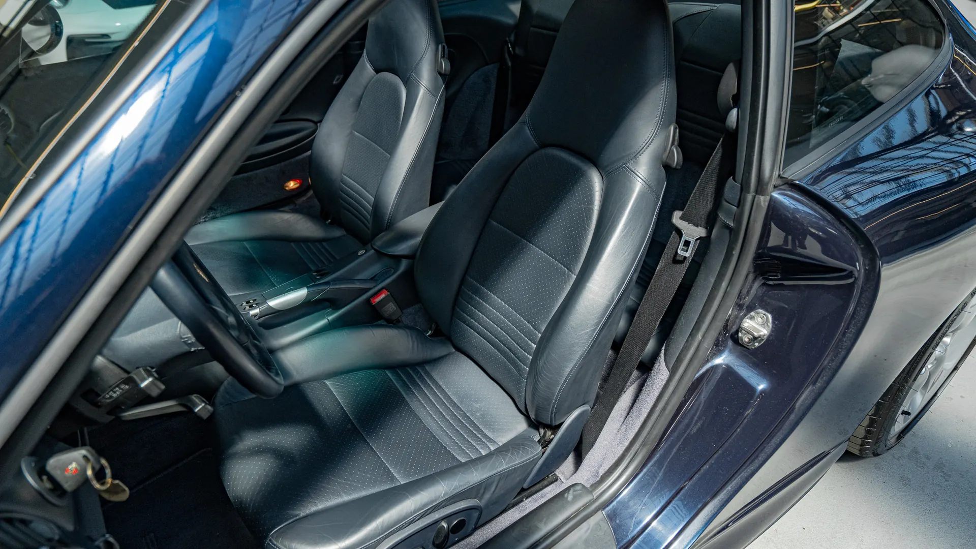 Porsche 911 — photo 10