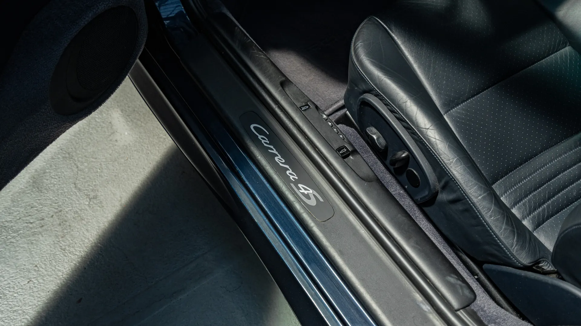 Porsche 911 — photo 19