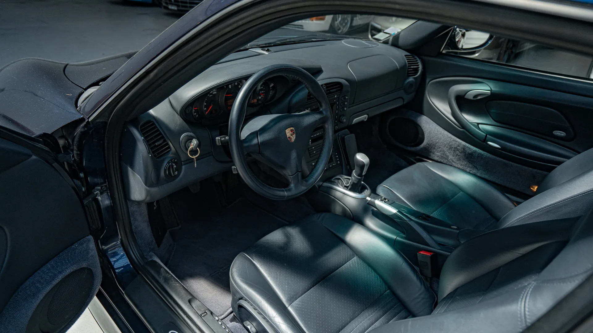 Porsche 911 — photo 8