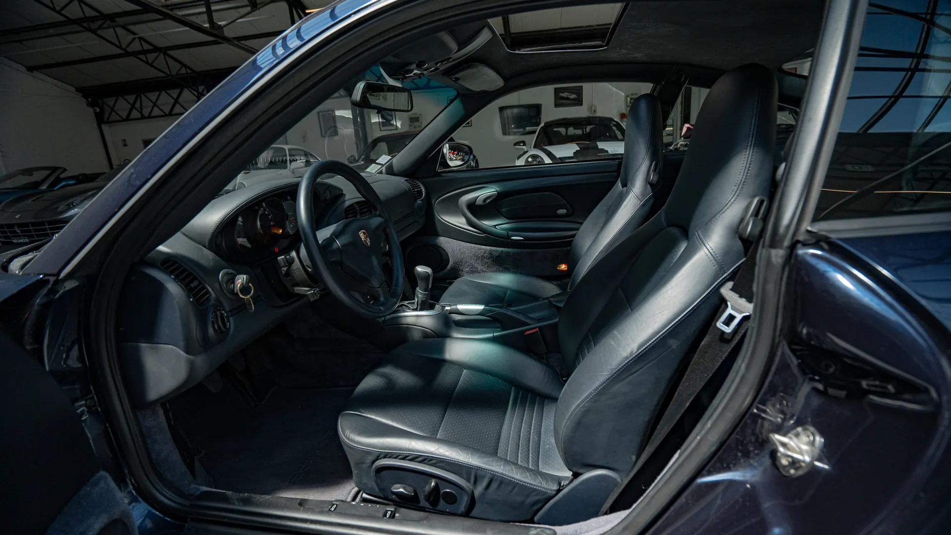 Porsche 911 — photo 9