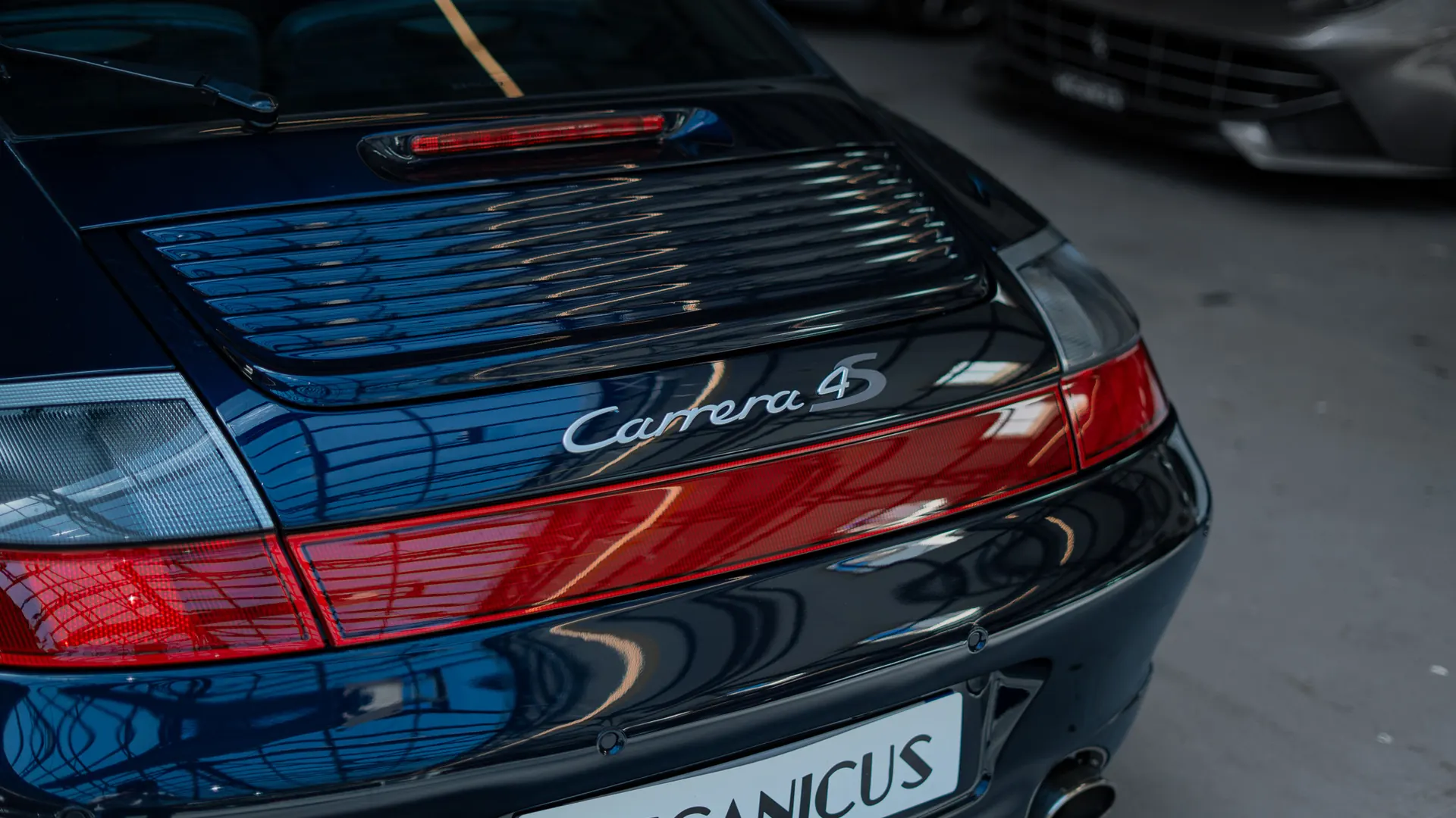 Porsche 911 — photo 25
