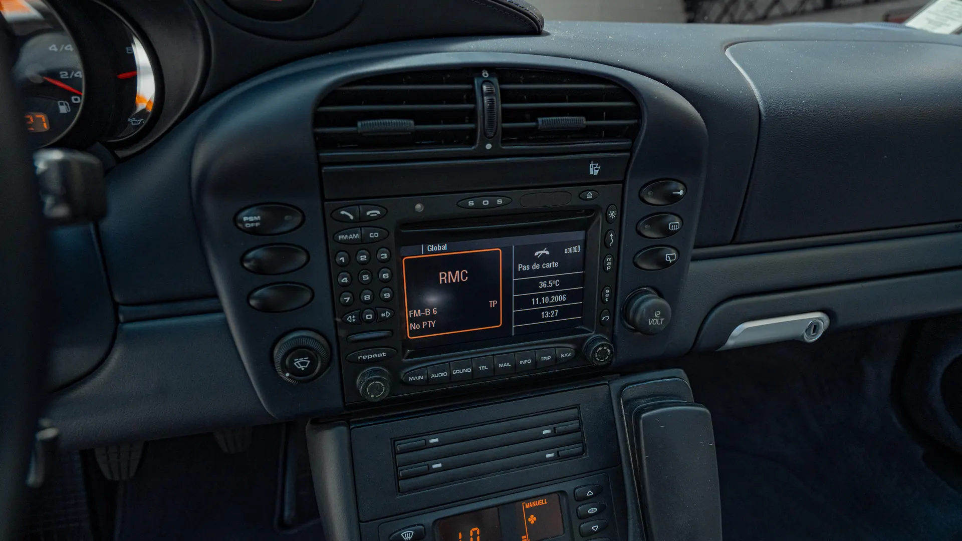 Porsche 911 — photo 13