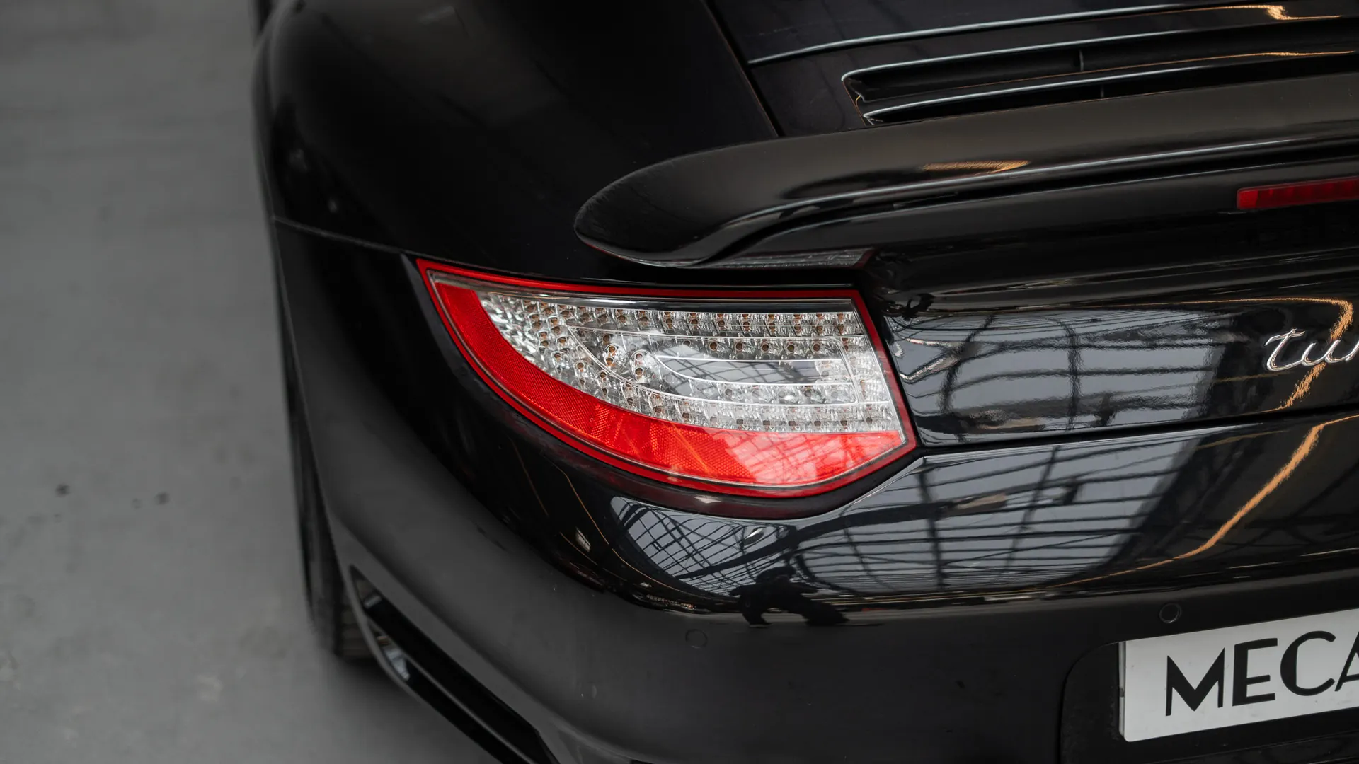 Porsche 911 — photo 38
