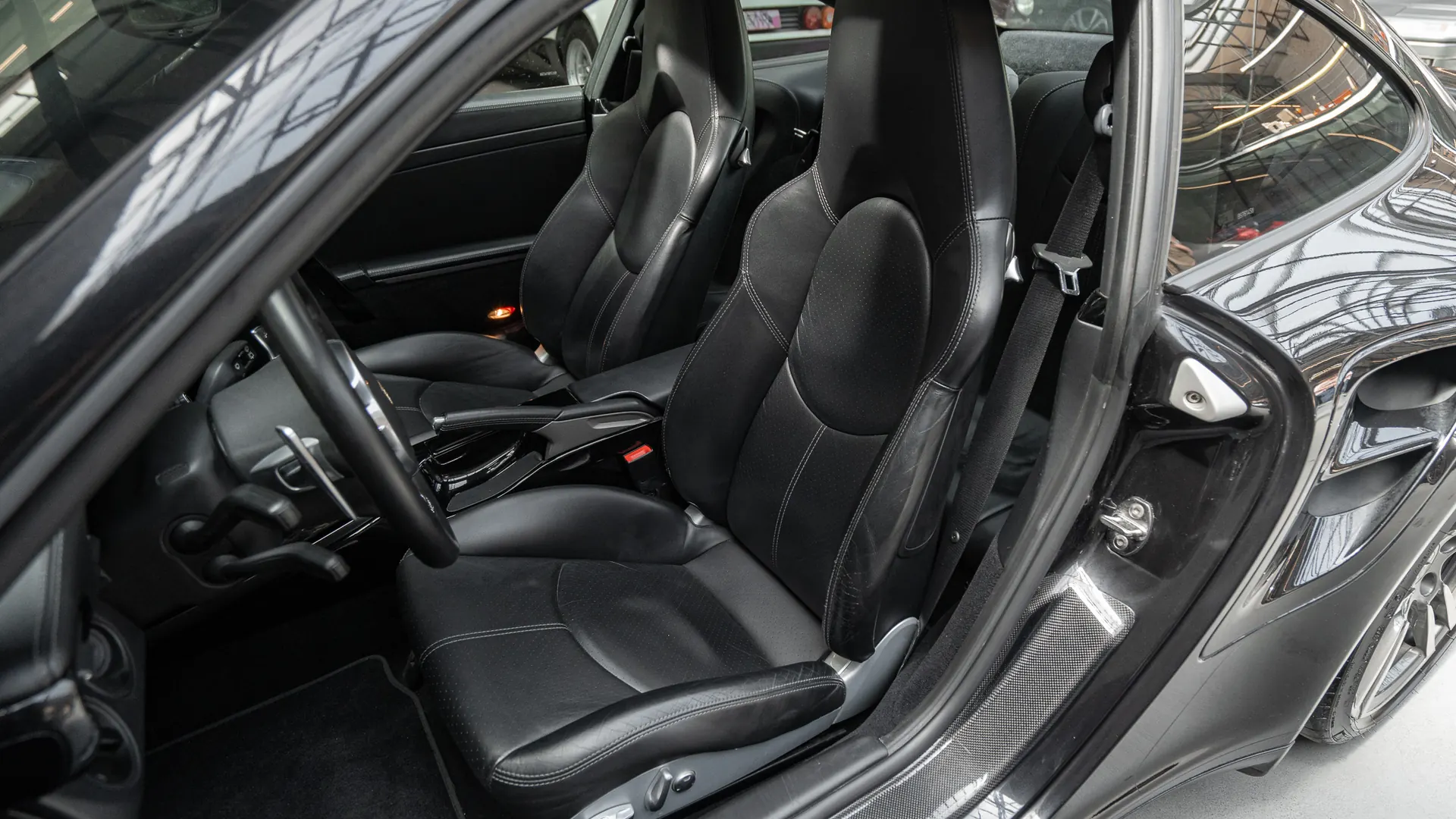 Porsche 911 — photo 10
