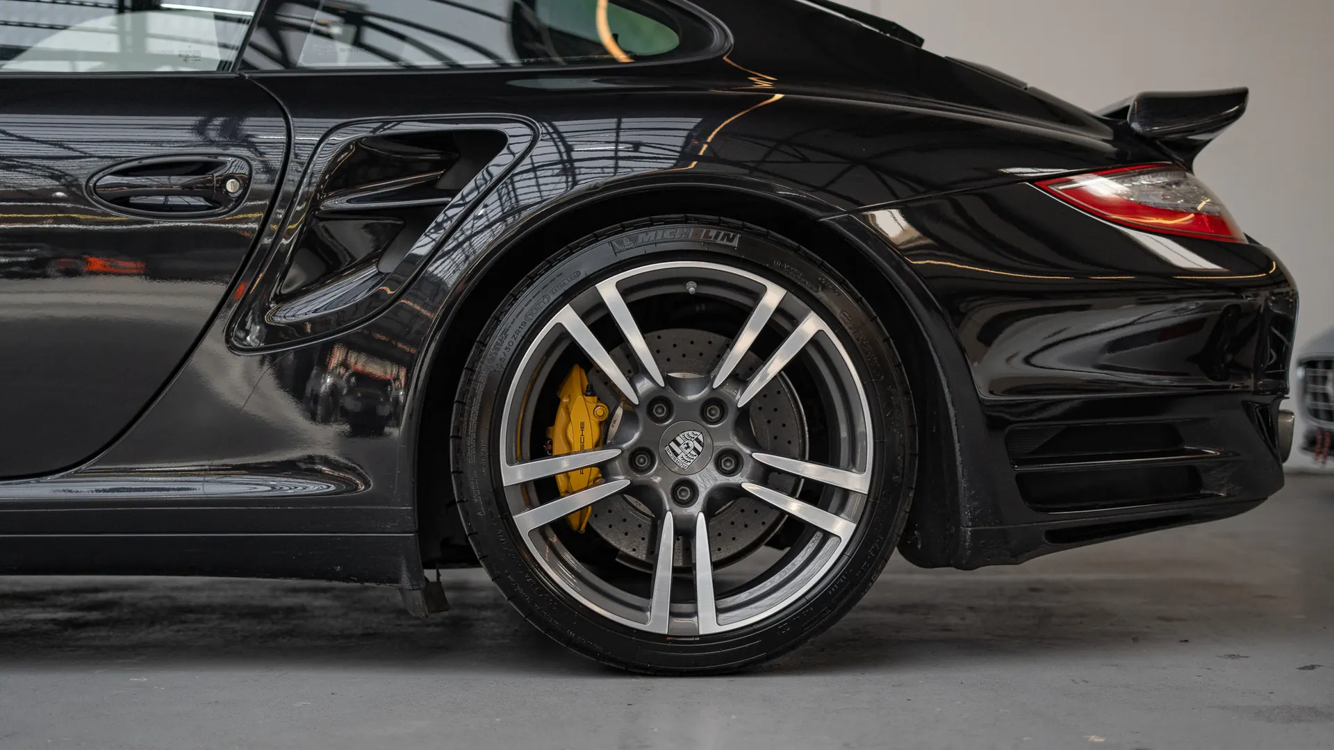 Porsche 911 — photo 7