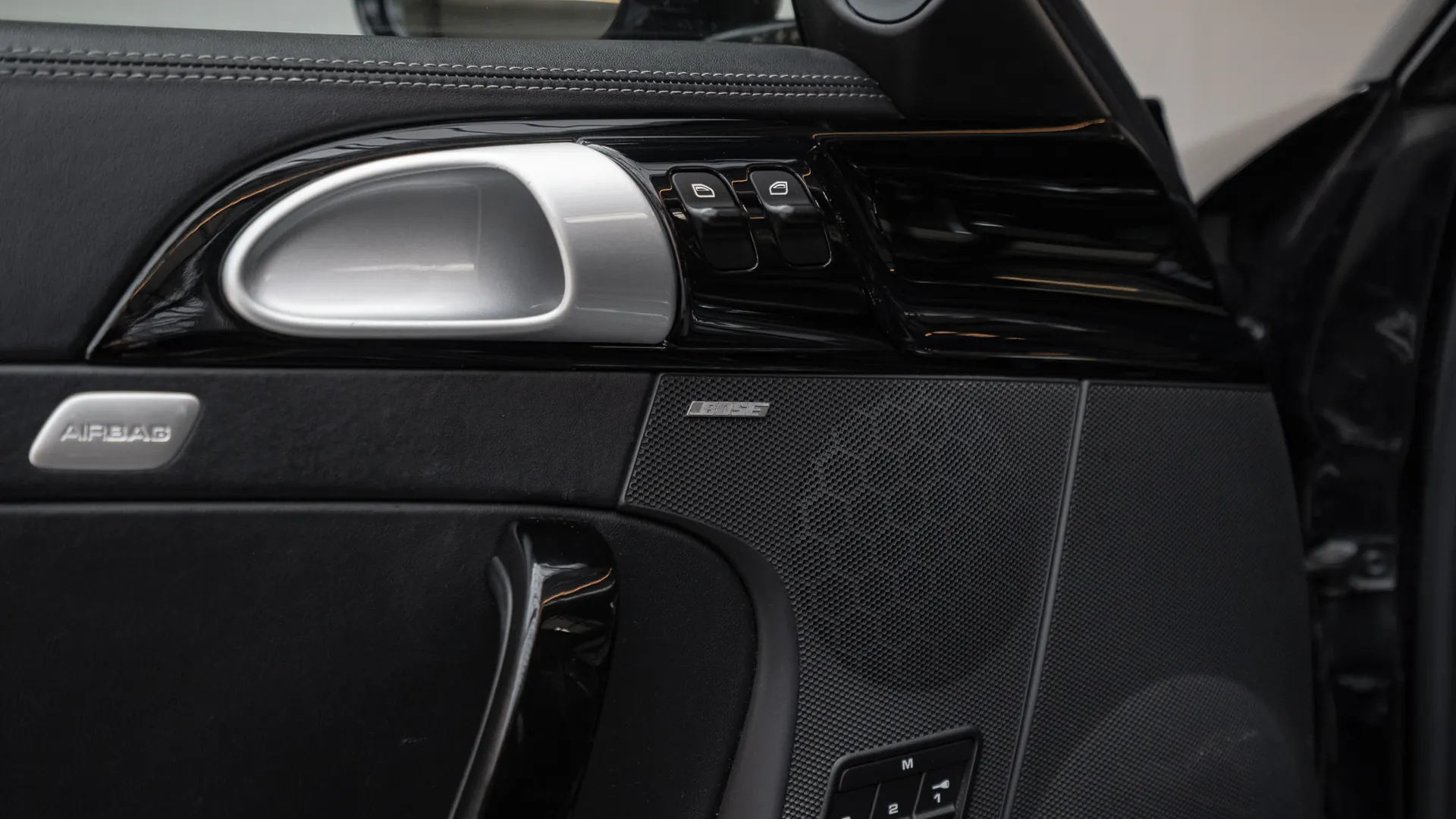 Porsche 911 — photo 24