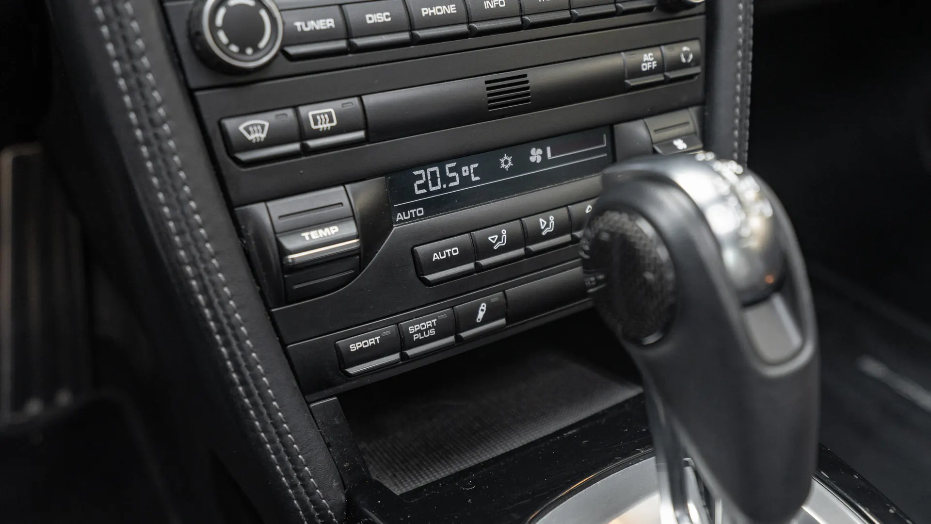 Porsche 911 — photo 15