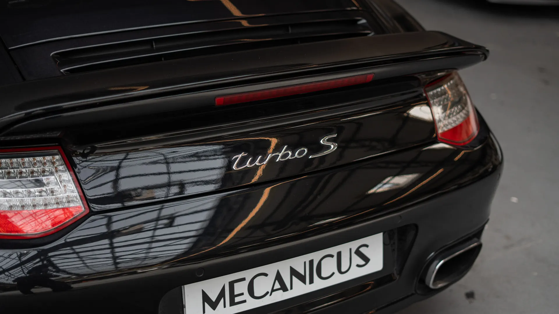 Porsche 911 — photo 37