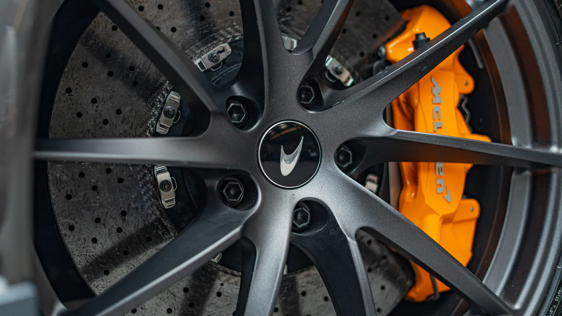 Mclaren 720S — photo 39