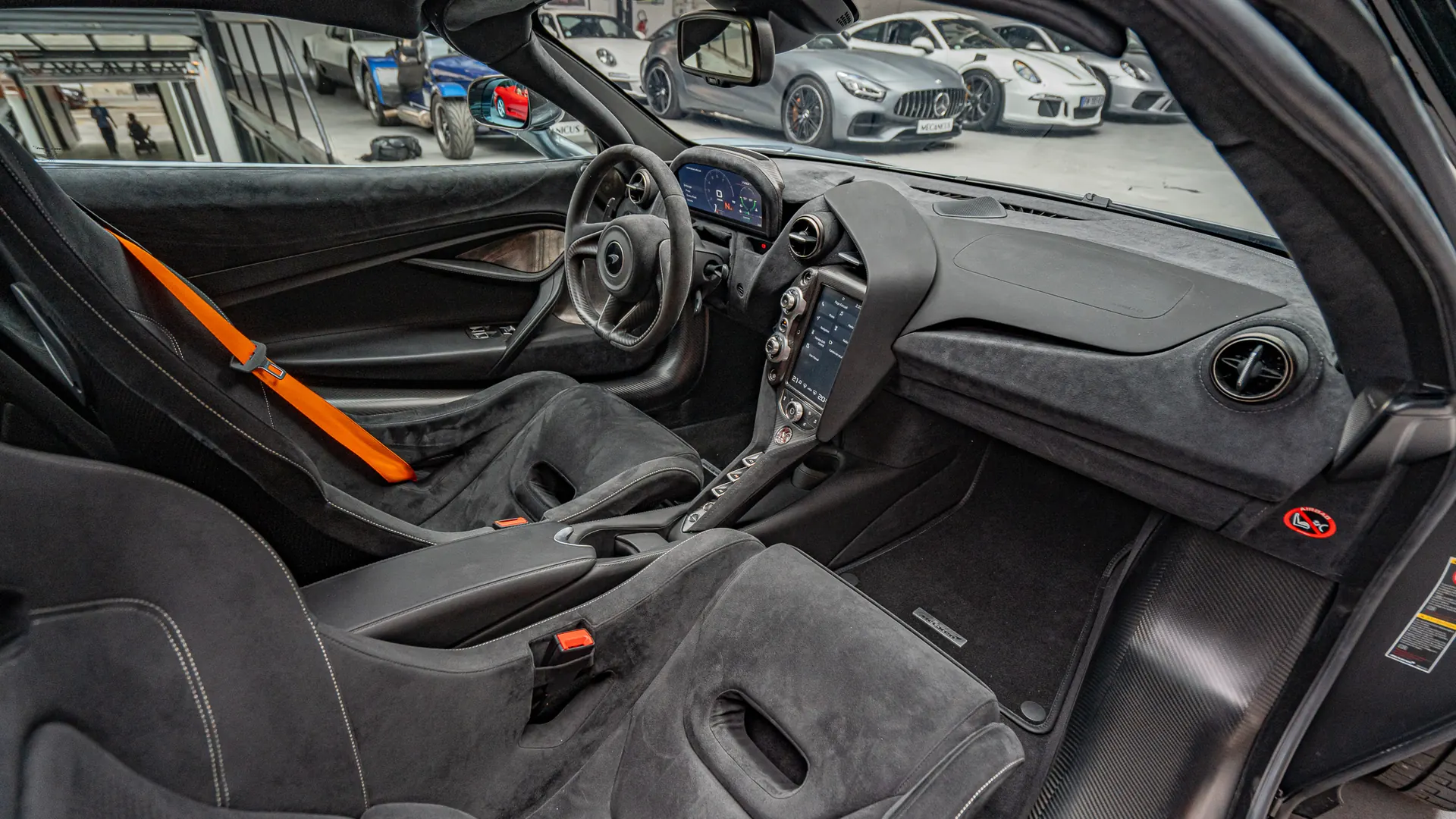 Mclaren 720S — photo 28