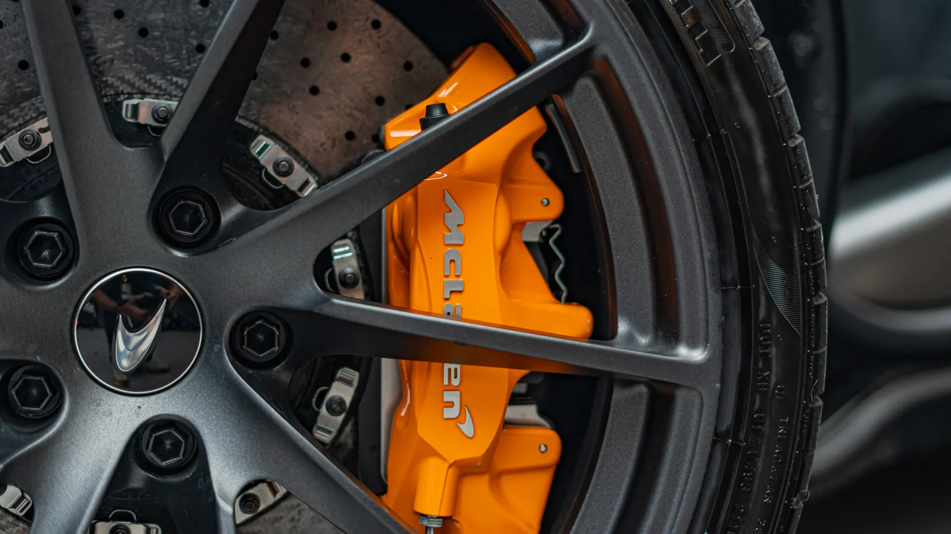 Mclaren 720S — photo 40