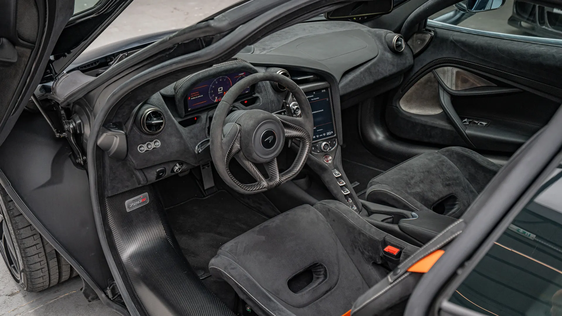 Mclaren 720S — photo 11