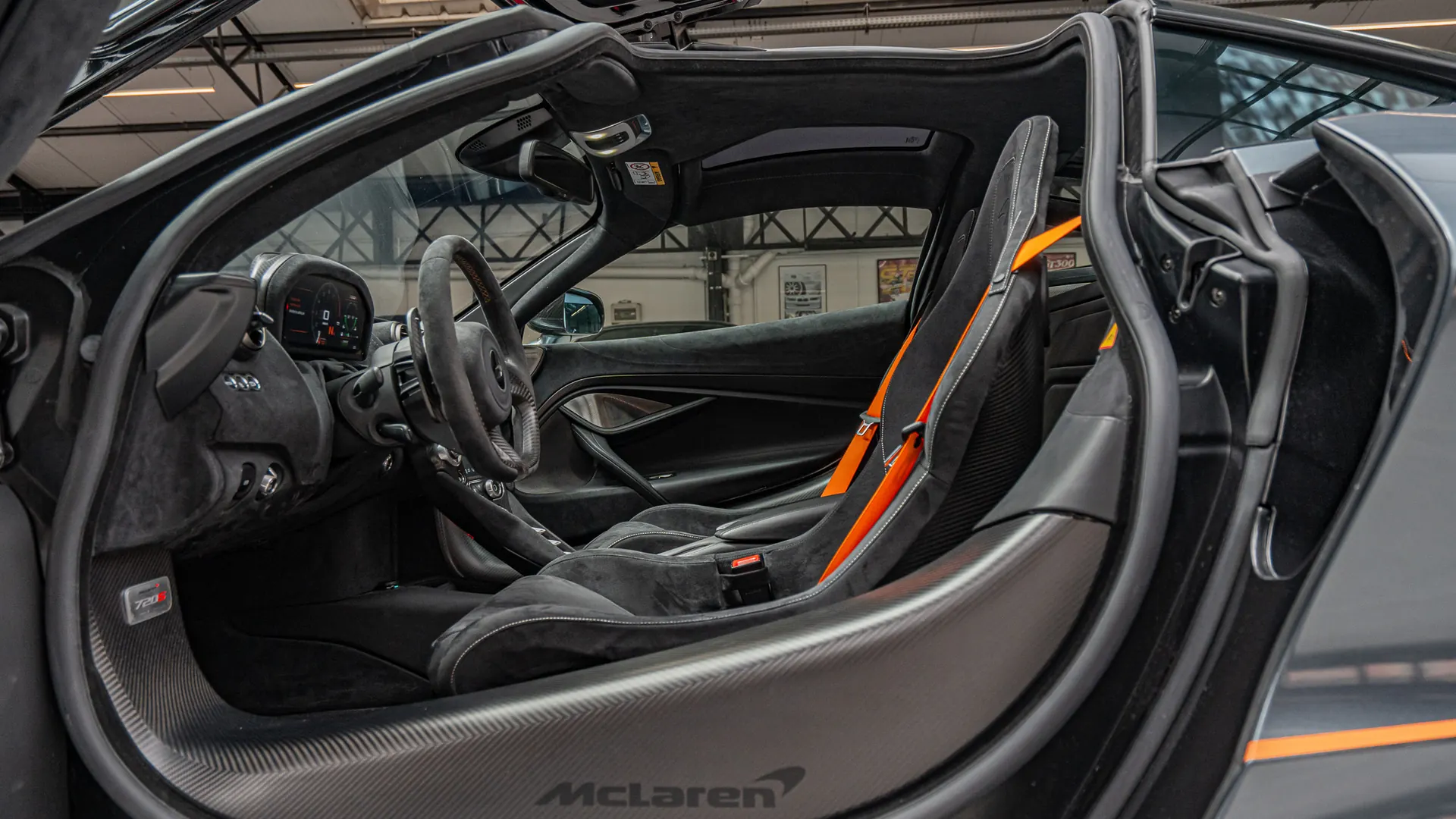 Mclaren 720S — photo 12