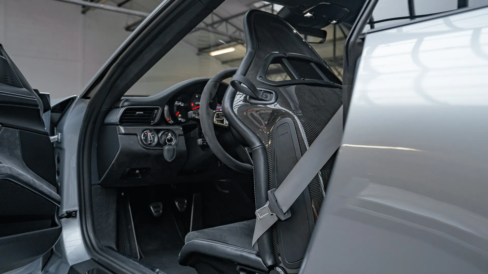 Porsche 991.2 — photo 27