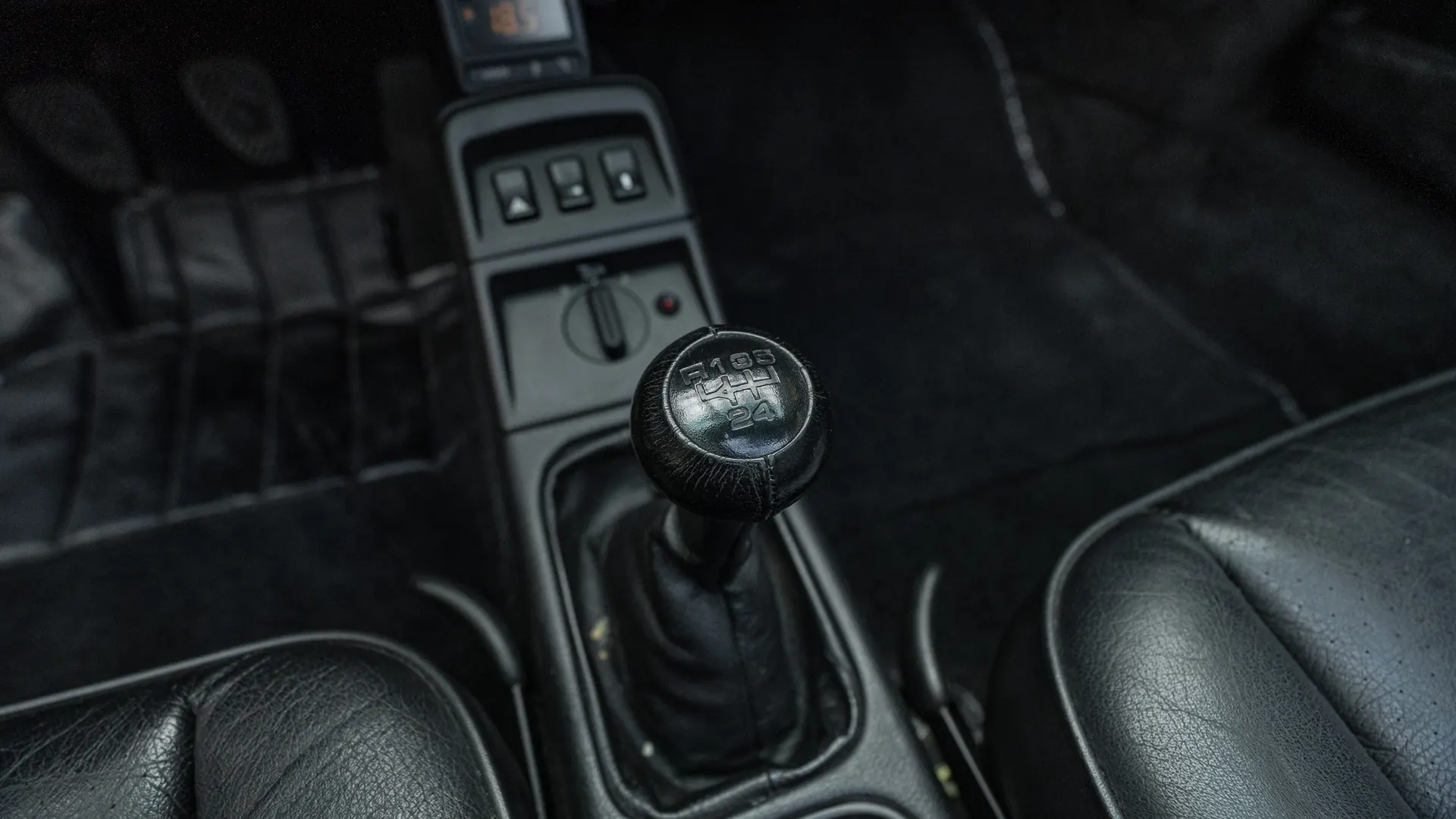 Porsche 911 — photo 15