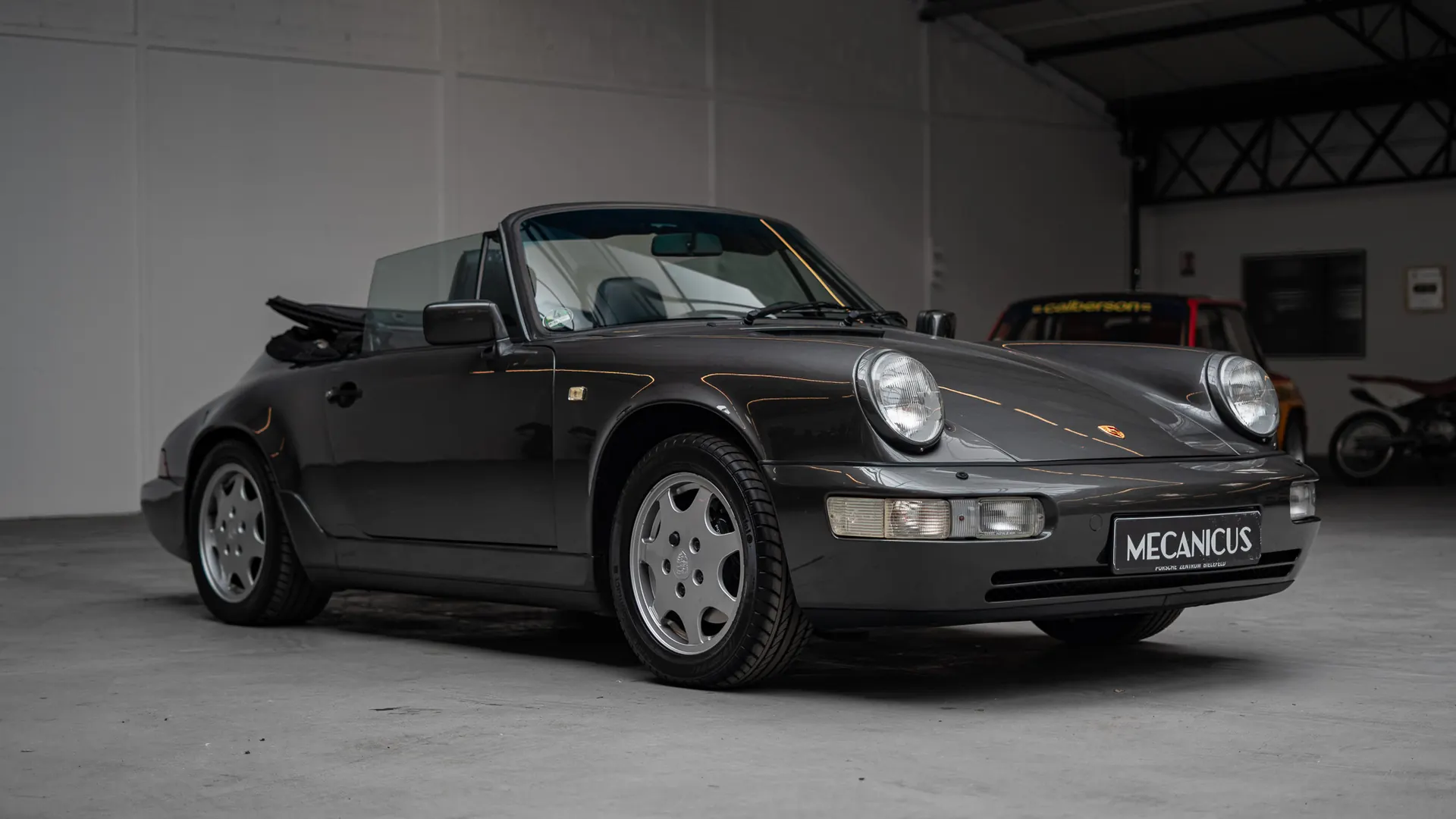 Porsche 911 — photo 21