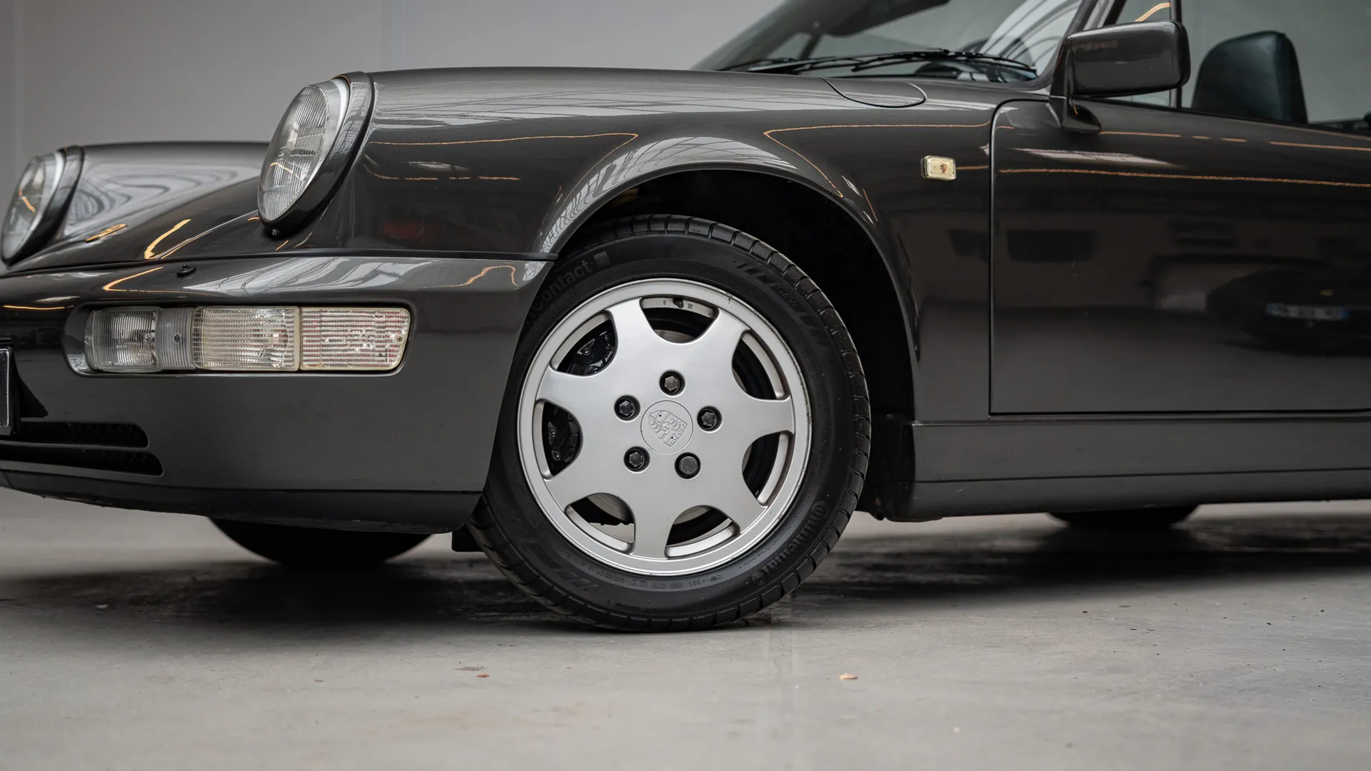 Porsche 911 — photo 25