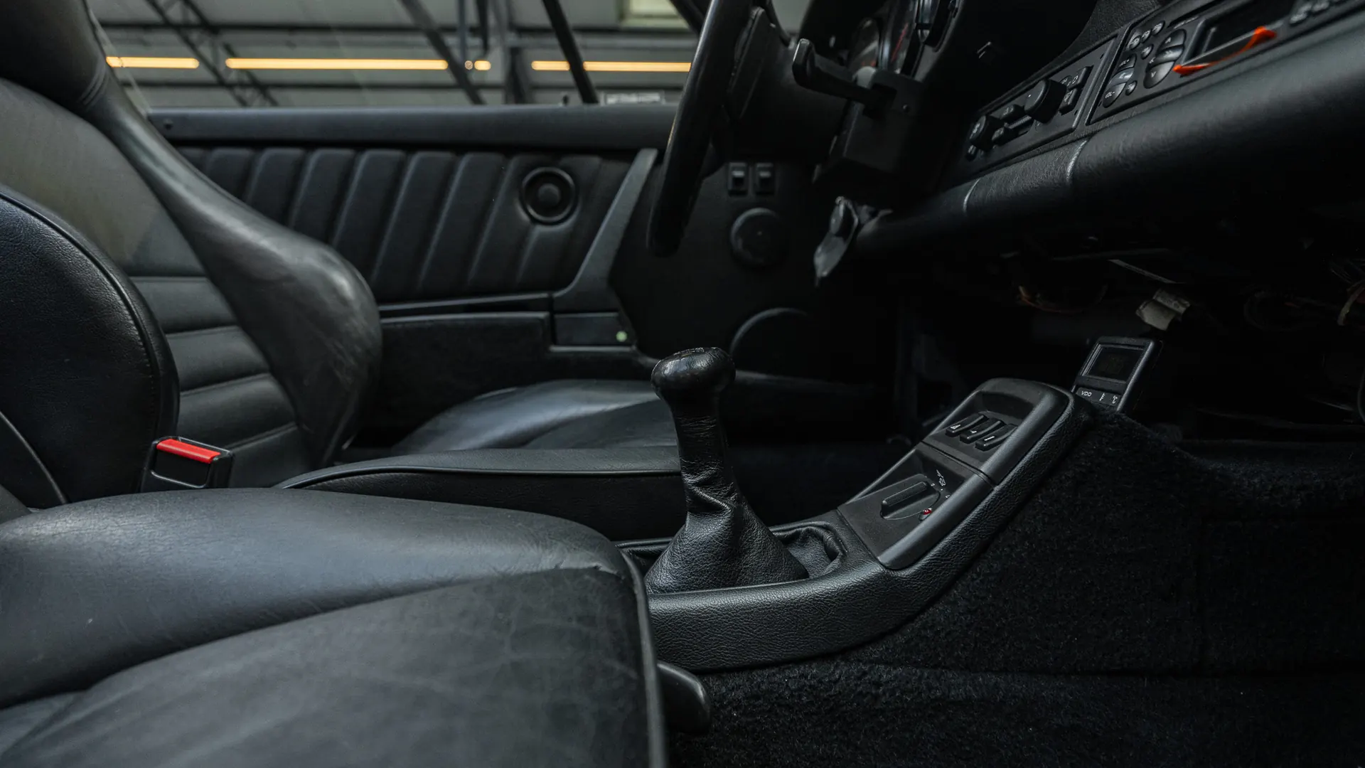 Porsche 911 — photo 18