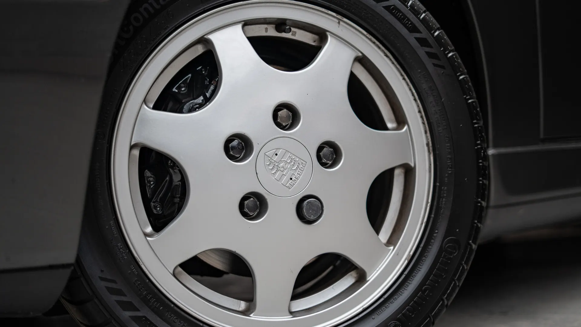 Porsche 911 — photo 26
