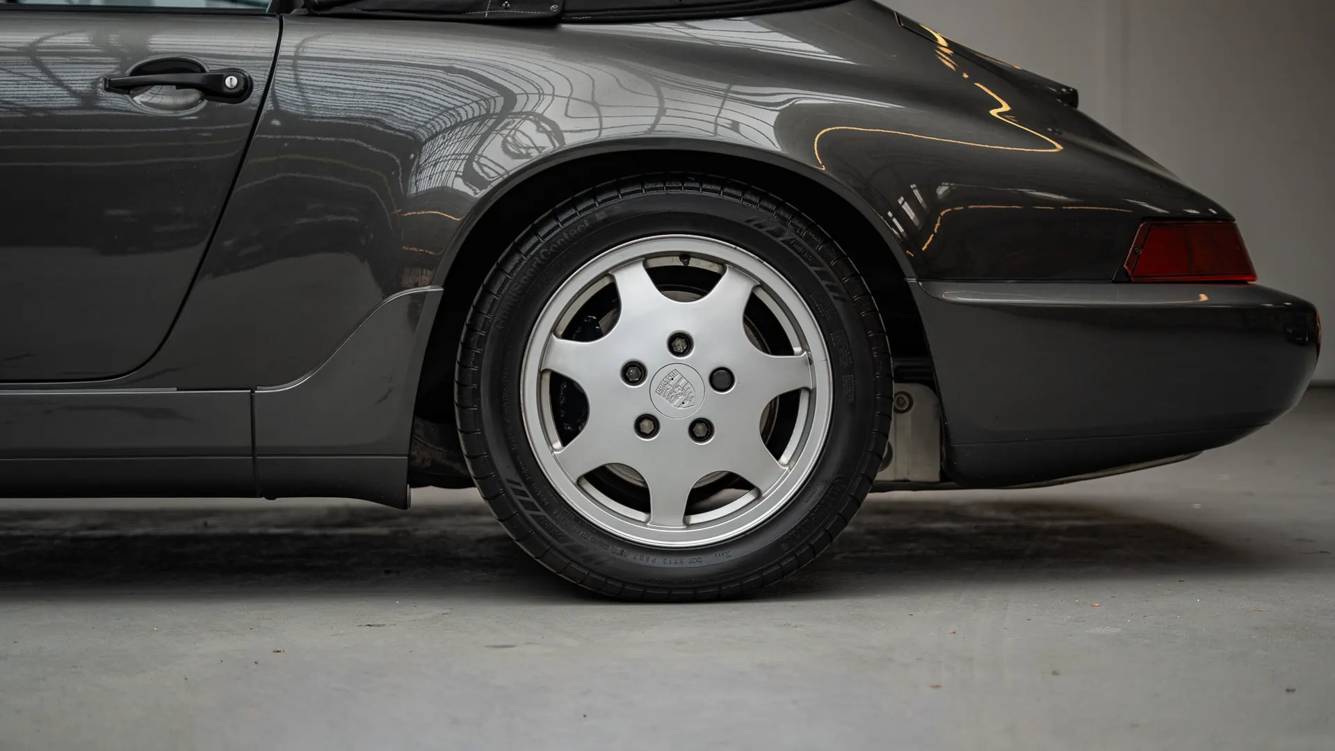 Porsche 911 — photo 7