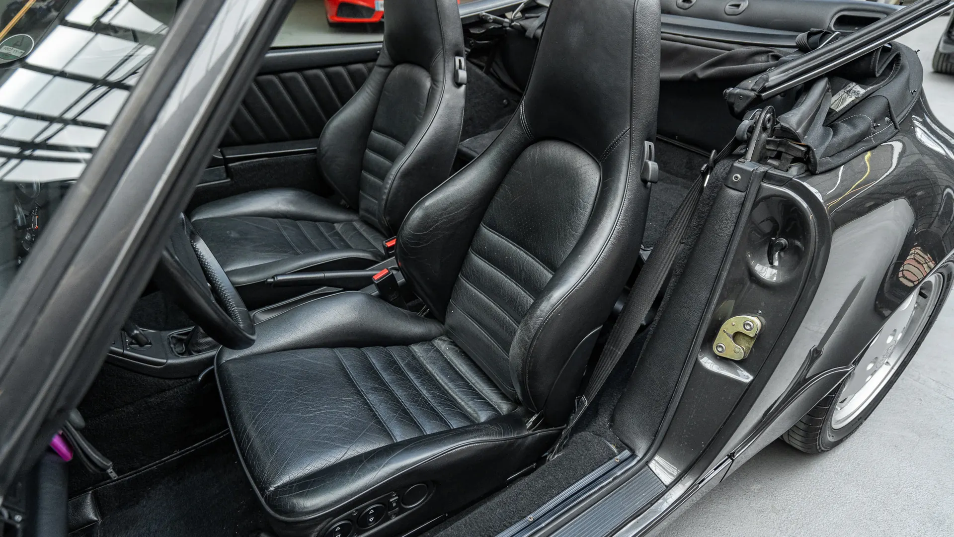 Porsche 911 — photo 10