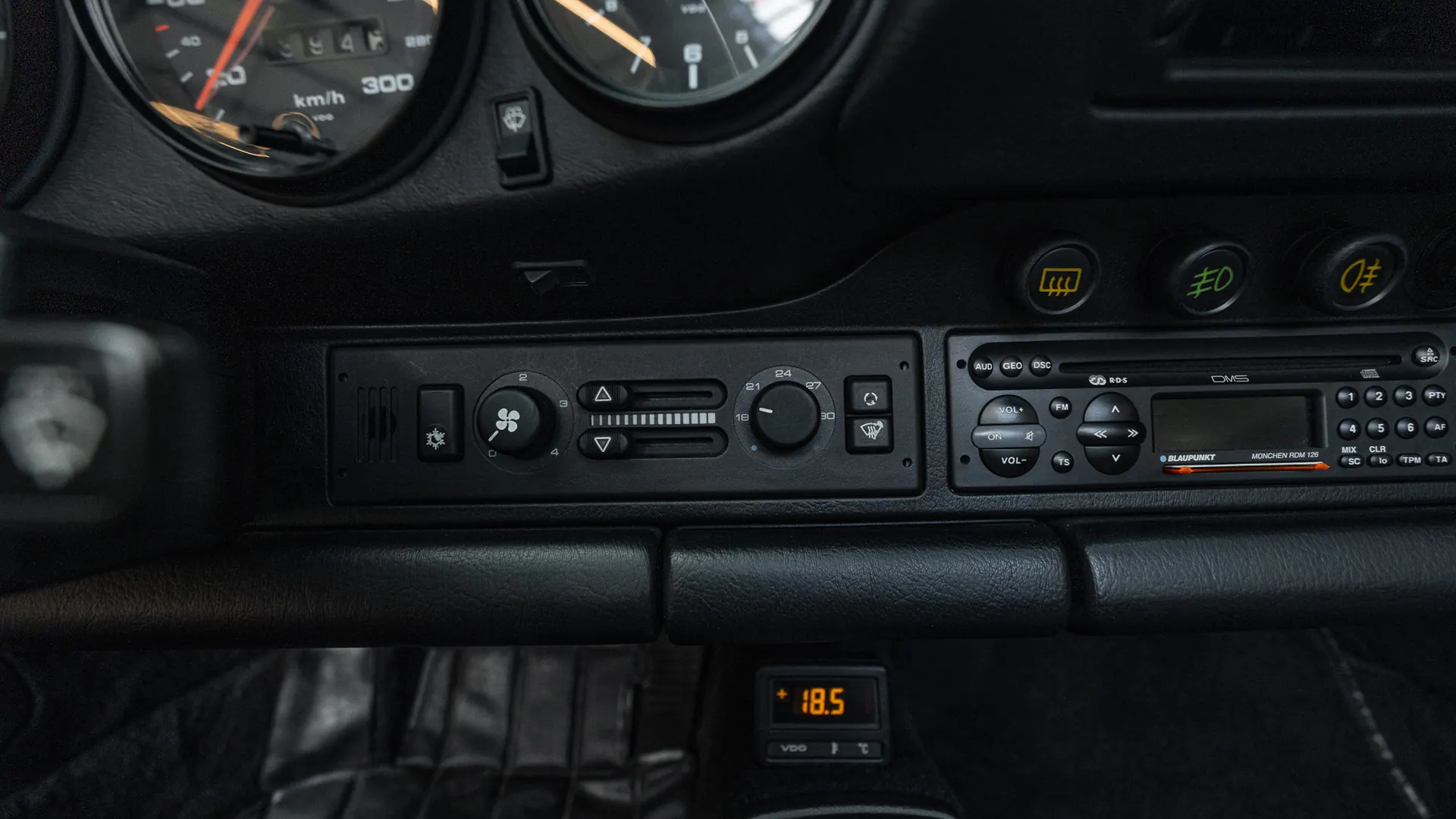 Porsche 911 — photo 13