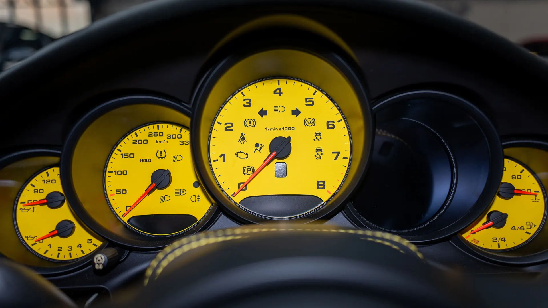 Porsche 911 — photo 18