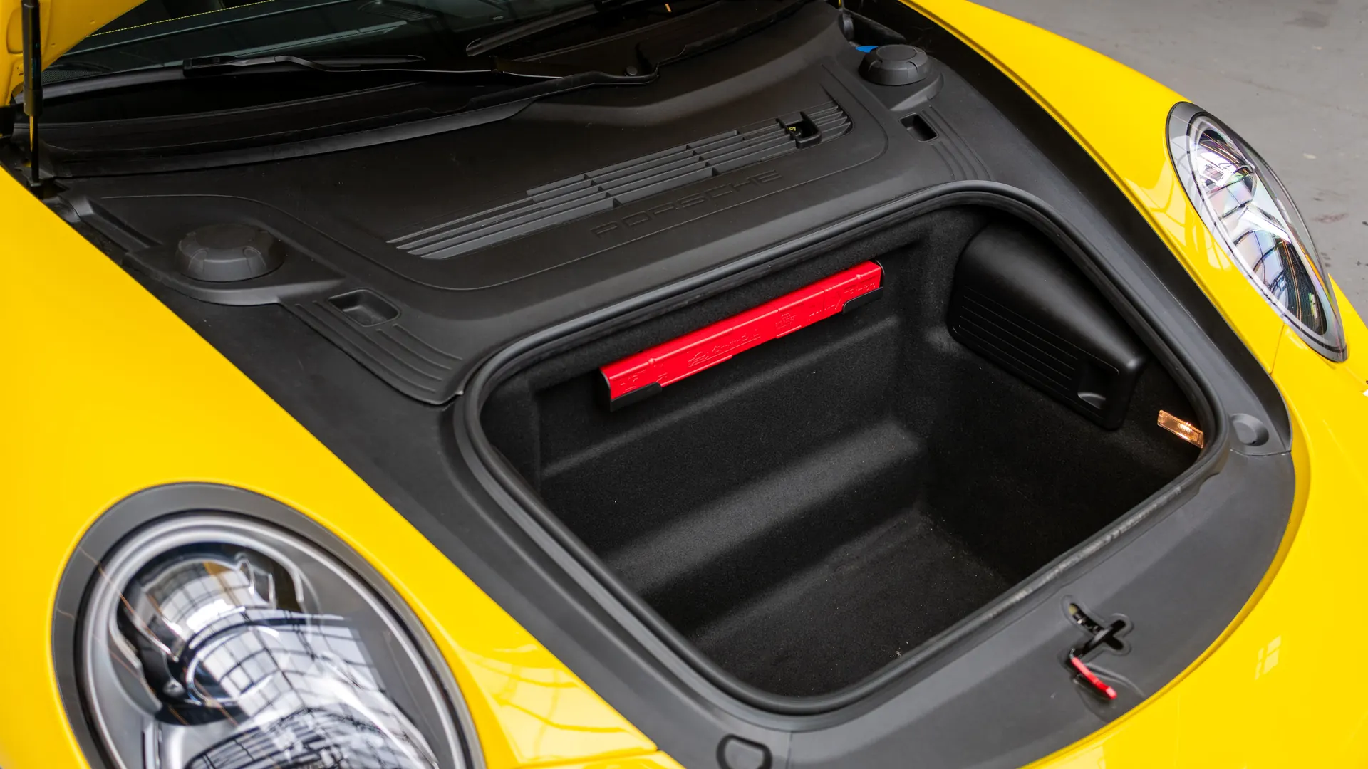Porsche 911 — photo 37